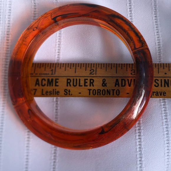 Vtg Amber Lucite Bangle - Picture 8 of 8
